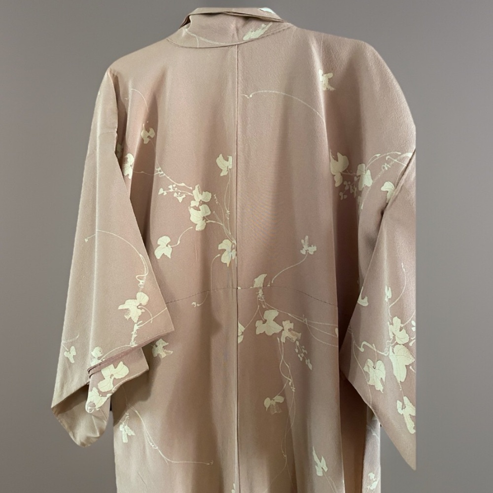 Antique vintage SILK JAPANESE KIMONO
HAORI SILK FLORAL Excellent Condition. - Picture 7 of 12